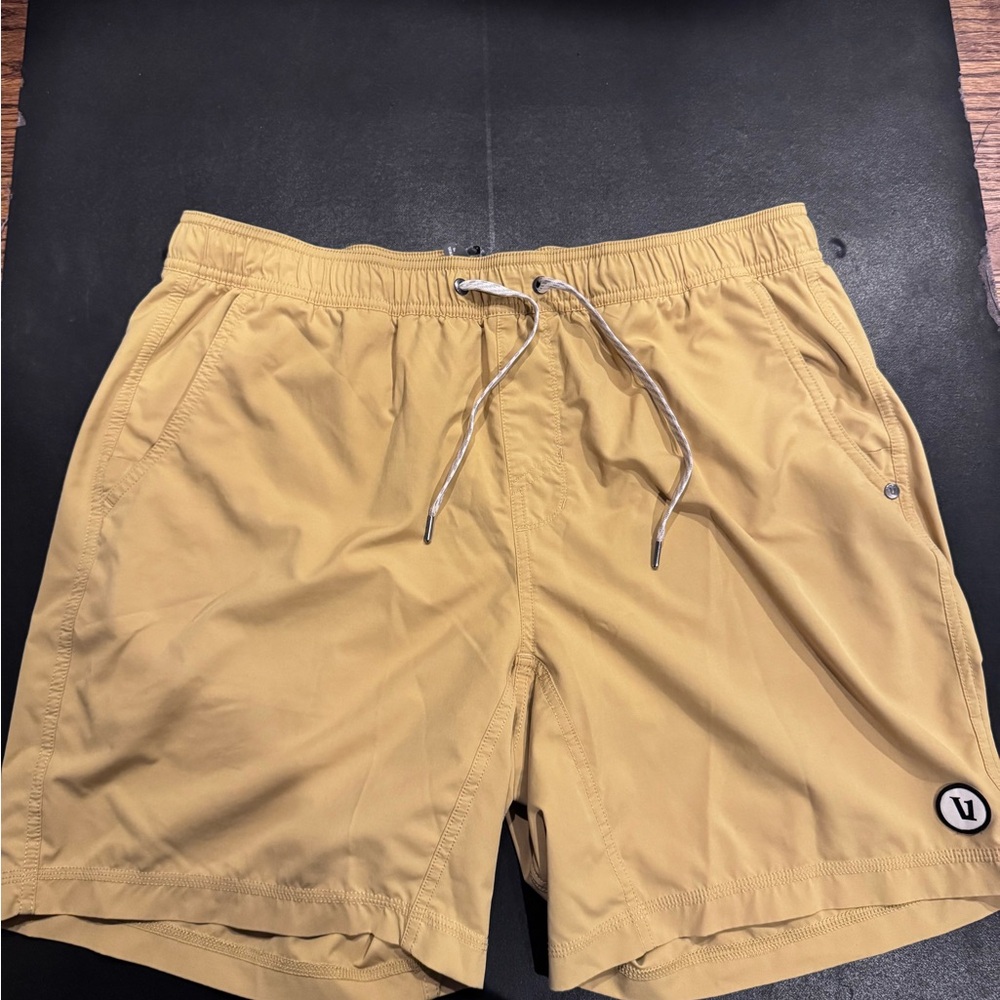Vuori Men’s Kore Short - Lined - Size XL